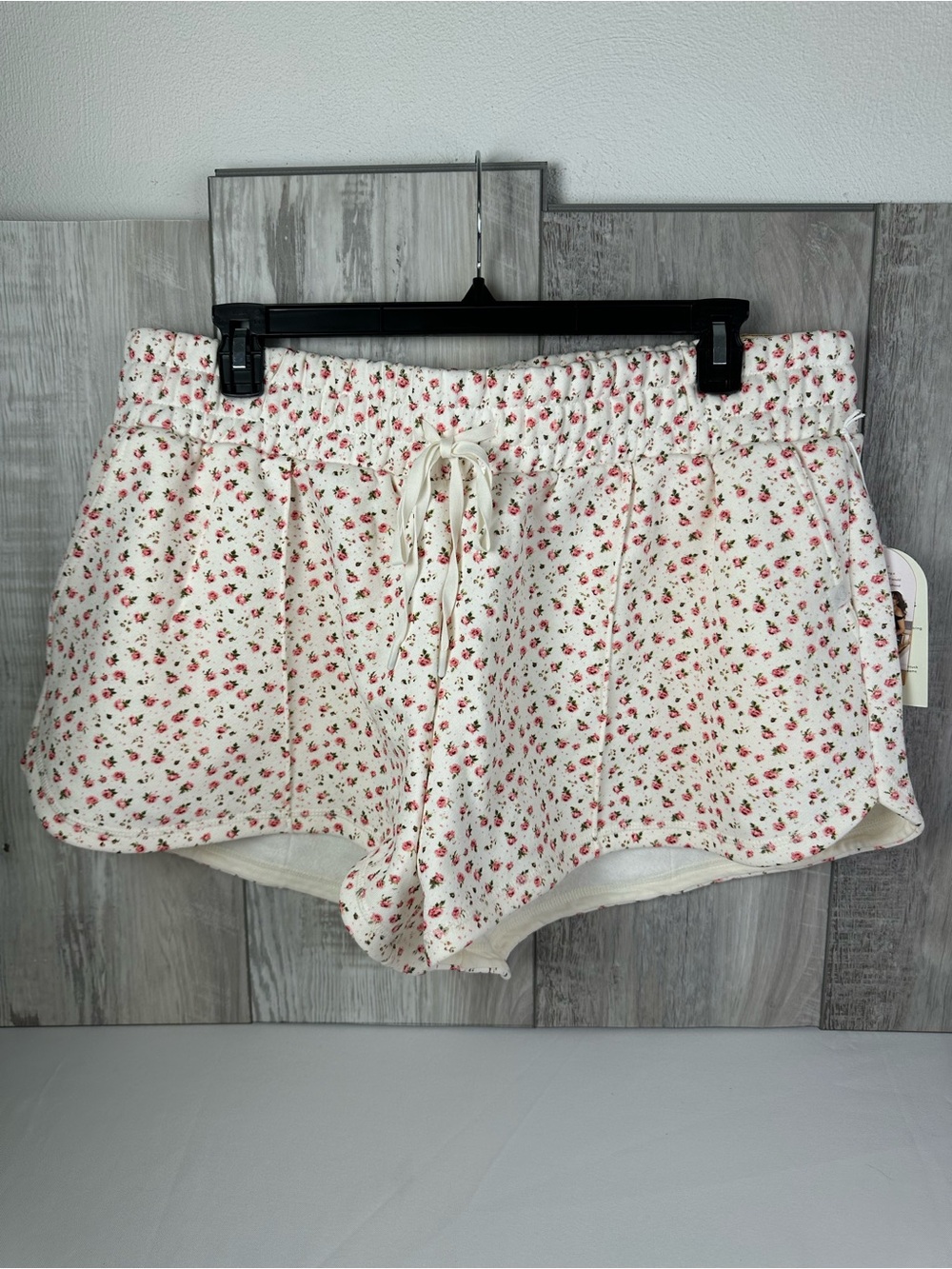 Blogilates Marshmallow Dolphin Shorts -1X